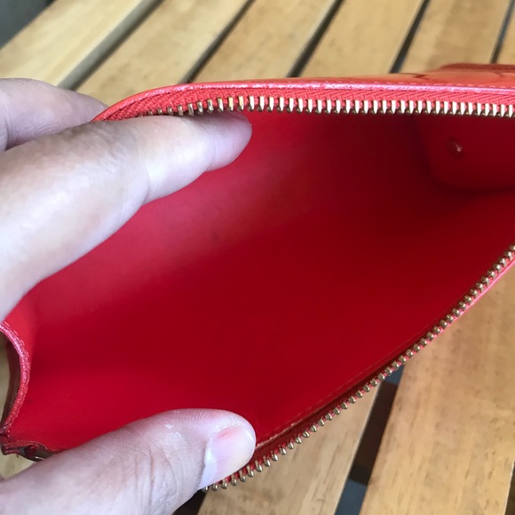 Louis Vuitton  Vernis Cosmetics Pouch - Picture 7 of 8